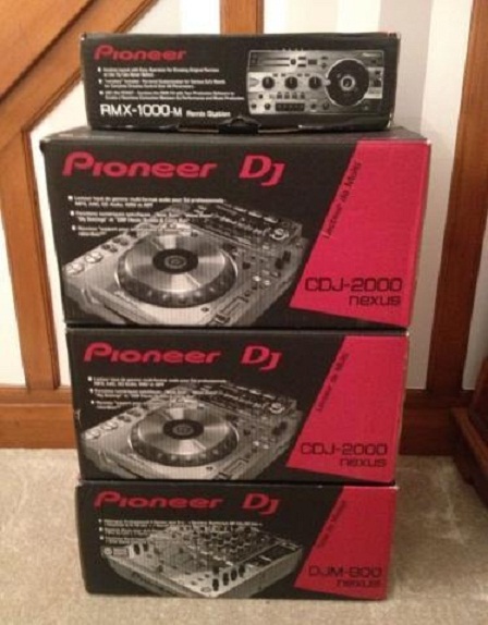 2x Pioneer CDJ-2000NXS2   1x DJM-900NXS2 mixer 1799EUR
