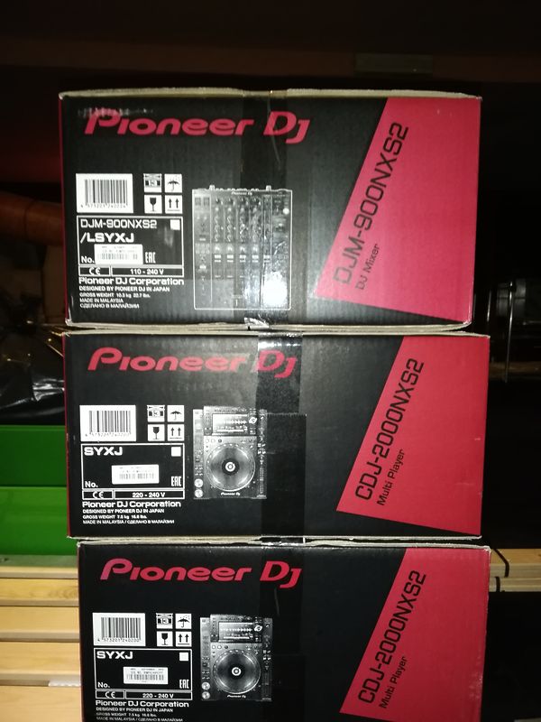 2x Pioneer CDJ-2000NXS2   1x DJM-900NXS2 mixer 1799EUR