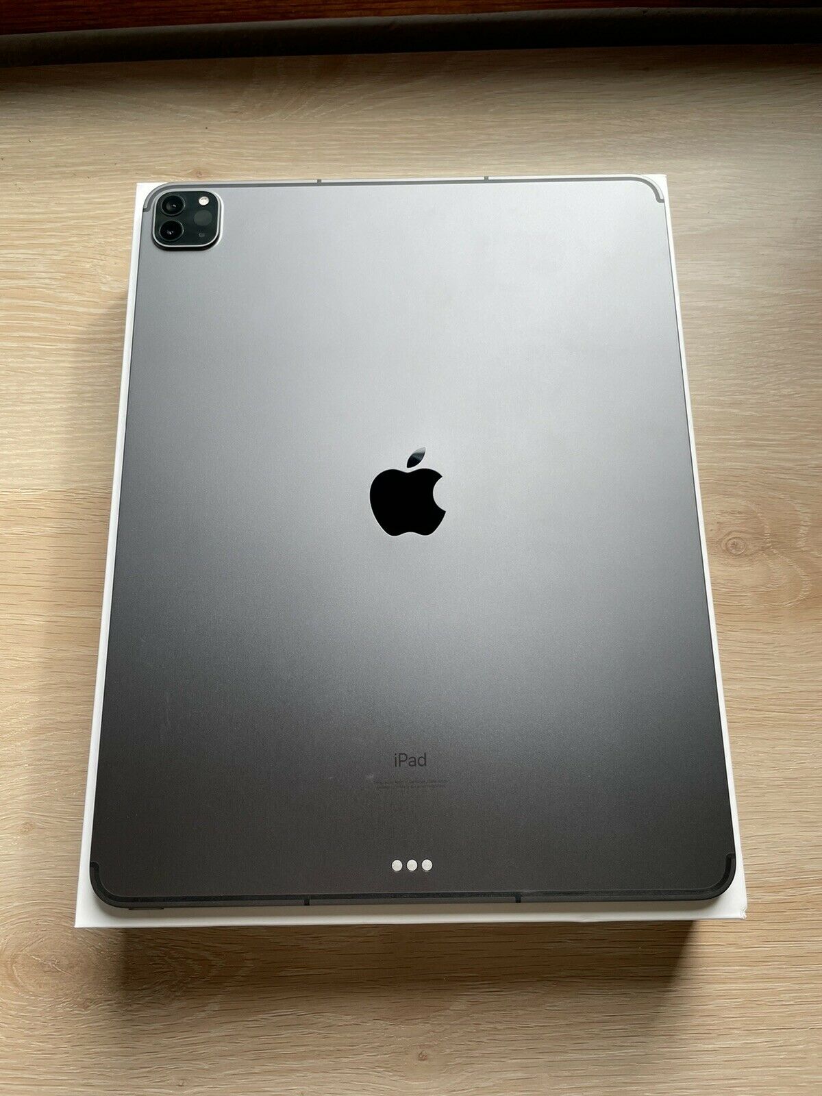 Apple iPad Pro με τσιπ M1 – 11 ιντσών 5ης γενιάς 128GB Wi -Fi + κινητό = 600EUR, Apple iPad Pro με τσιπ M1 – 12,9 ιντσών 5ης γενιάς 128GB Wi -Fi + κινητό = 700EUR, Apple iPhone 12 Pro 128GB = 500EUR, iPhone 12 Pro Max 128 GB = 550EUR